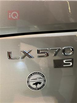 لێکزس LX